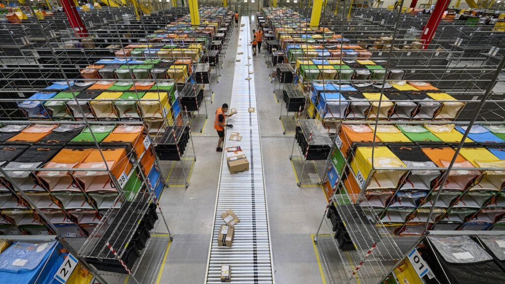 Amazon ha revolucionado la forma en que compramos y vendemos productos en línea. Su enfoque en la satisfacción del cliente clave para su éxito