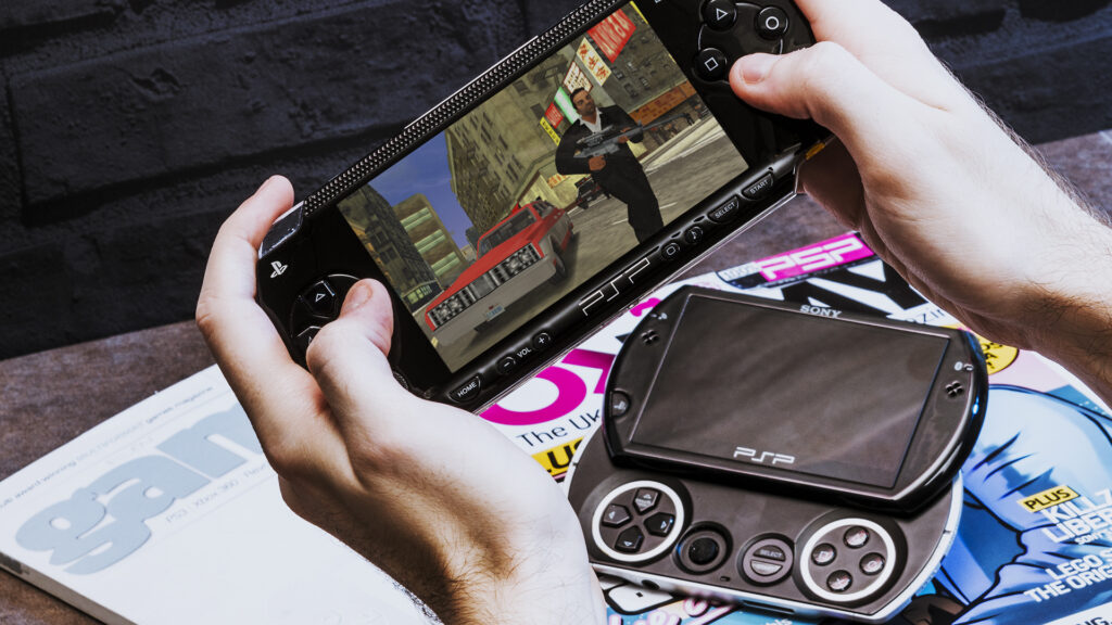 La PlayStation Portable (PSP) es una videoconsola portátil de origen japonés, servía para videojuegos, internet, reproducir y ver multimedia.