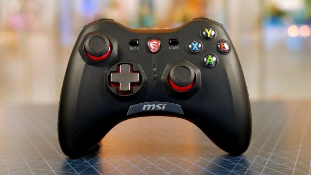 MSI Force con su diseño cómodo, opciones de conexión versátiles y controles avanzados, te sumergirás en una experiencia de juego inigualable.