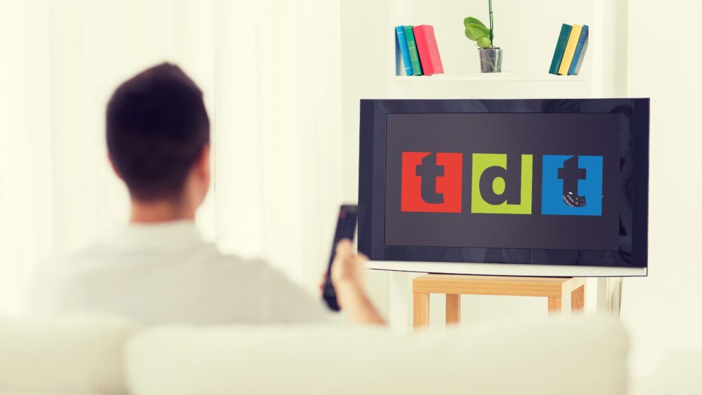 Asegúrate de que tu televisor esté listo para la transición hacia la televisión digital terrestre (TDT) en alta definición (HD) en España.
