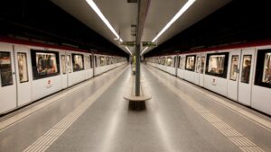 ¿Cómo conseguir una tarjeta de metro para viajar gratis en Barcelona durante tres años?